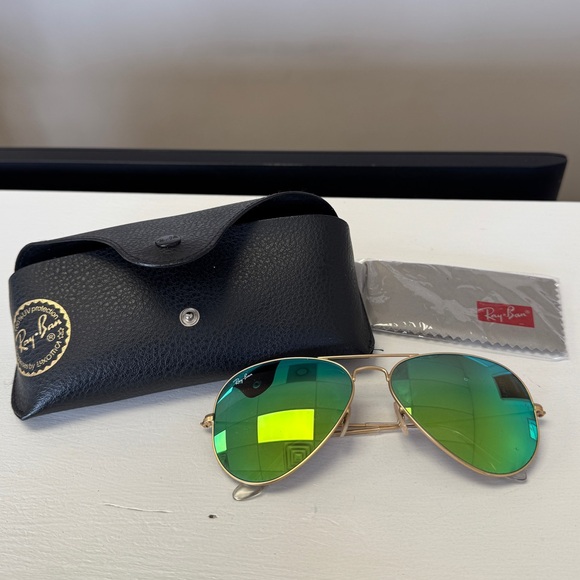 Authentic Ray-Ban Green Flash Aviator Sunglasses - Picture 4 of 4
